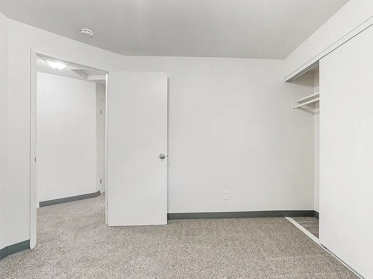 Erin Court — Photo 21