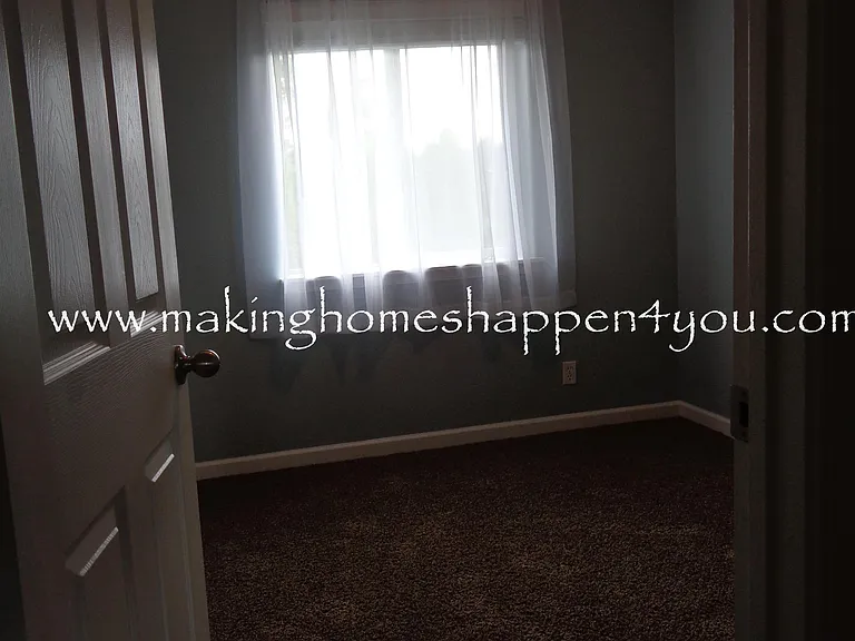 1410 Jonmart Ave SE — Photo 9