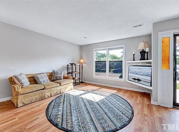 4th image of 607 Springview Trl