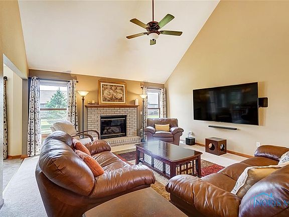 5th image of 26590 Woodmont Dr