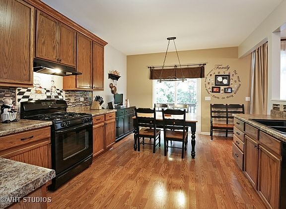 5th image of 2160 Greenview Dr