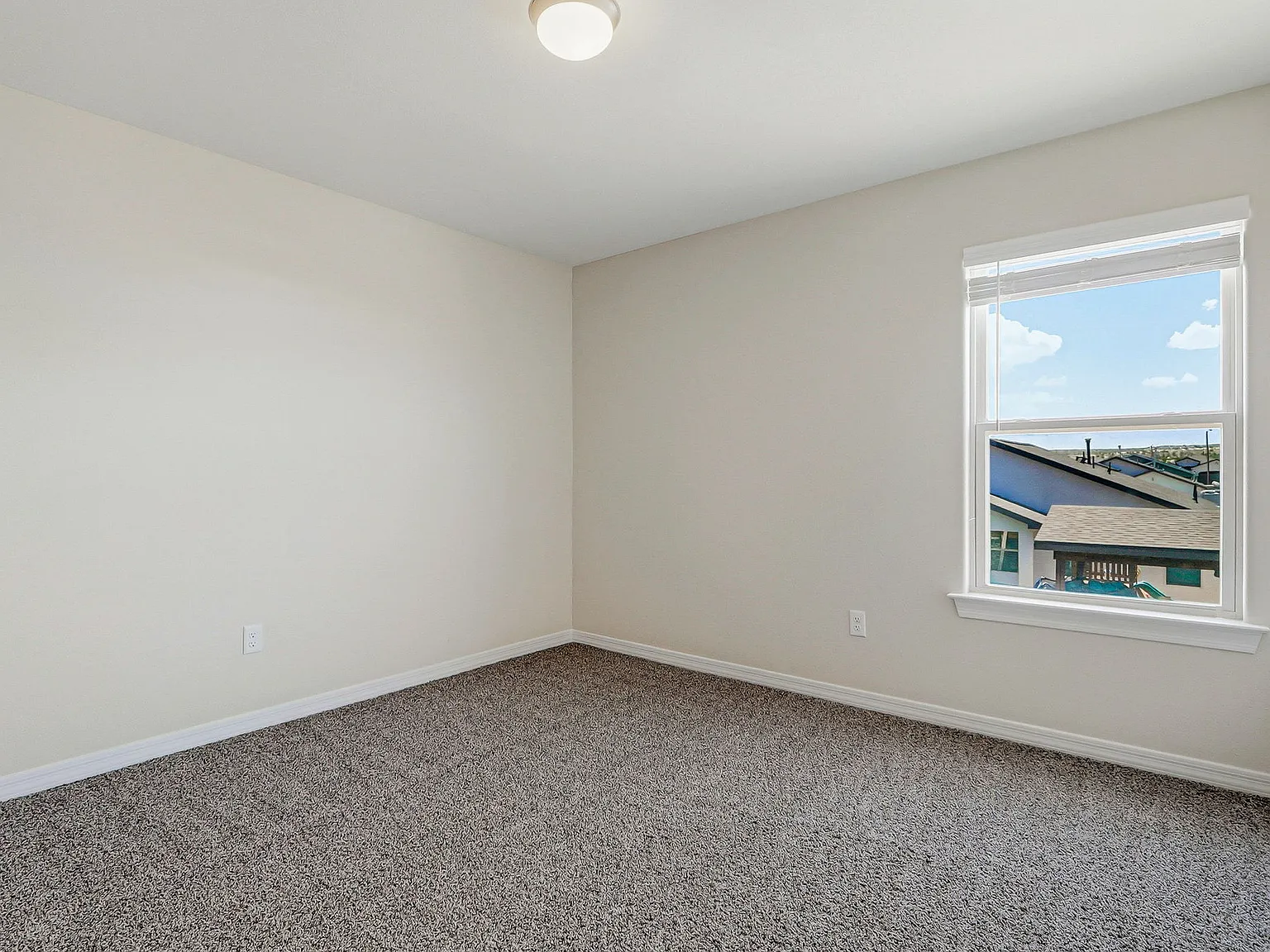 629 La Entrada Cir - 1 — Photo 2
