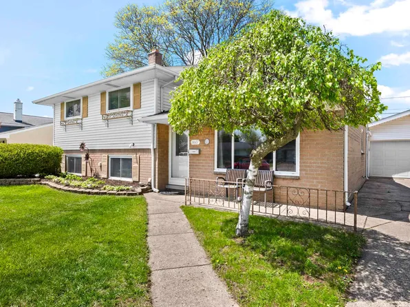8607 Leslie Dr, Sterling Heights, MI 48314