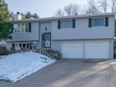 2450 Palimino Cir, Dubuque, IA, 52001