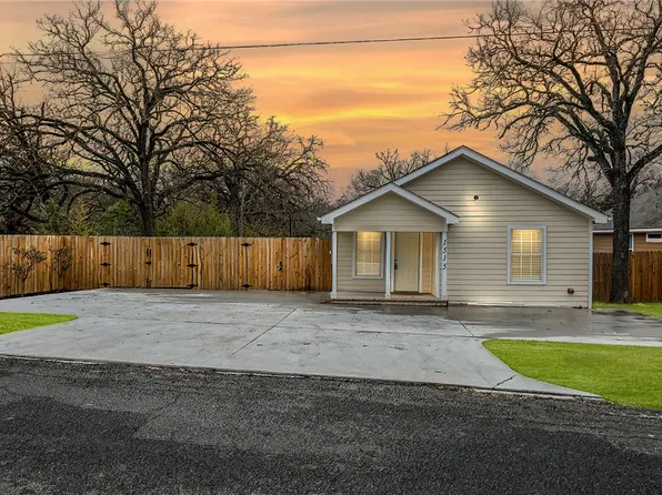 1515 Carver St, Bryan, TX 77803