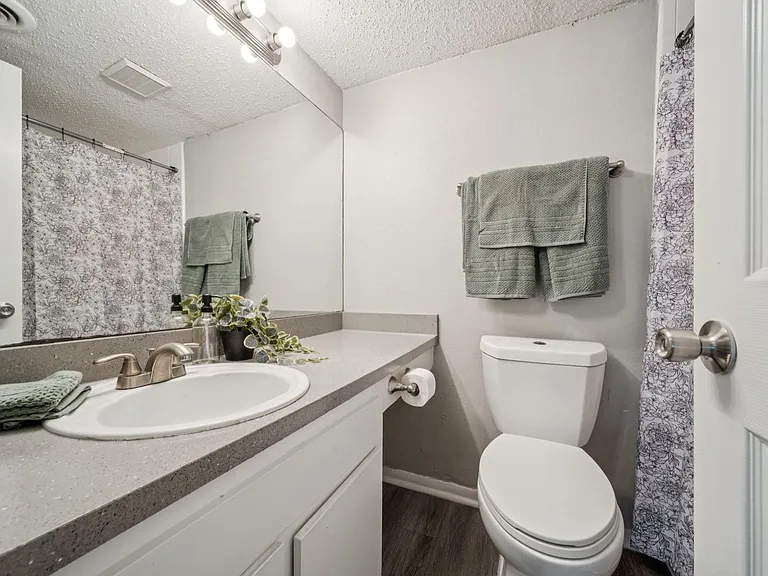 Cedar Park Apartments — Photo 18