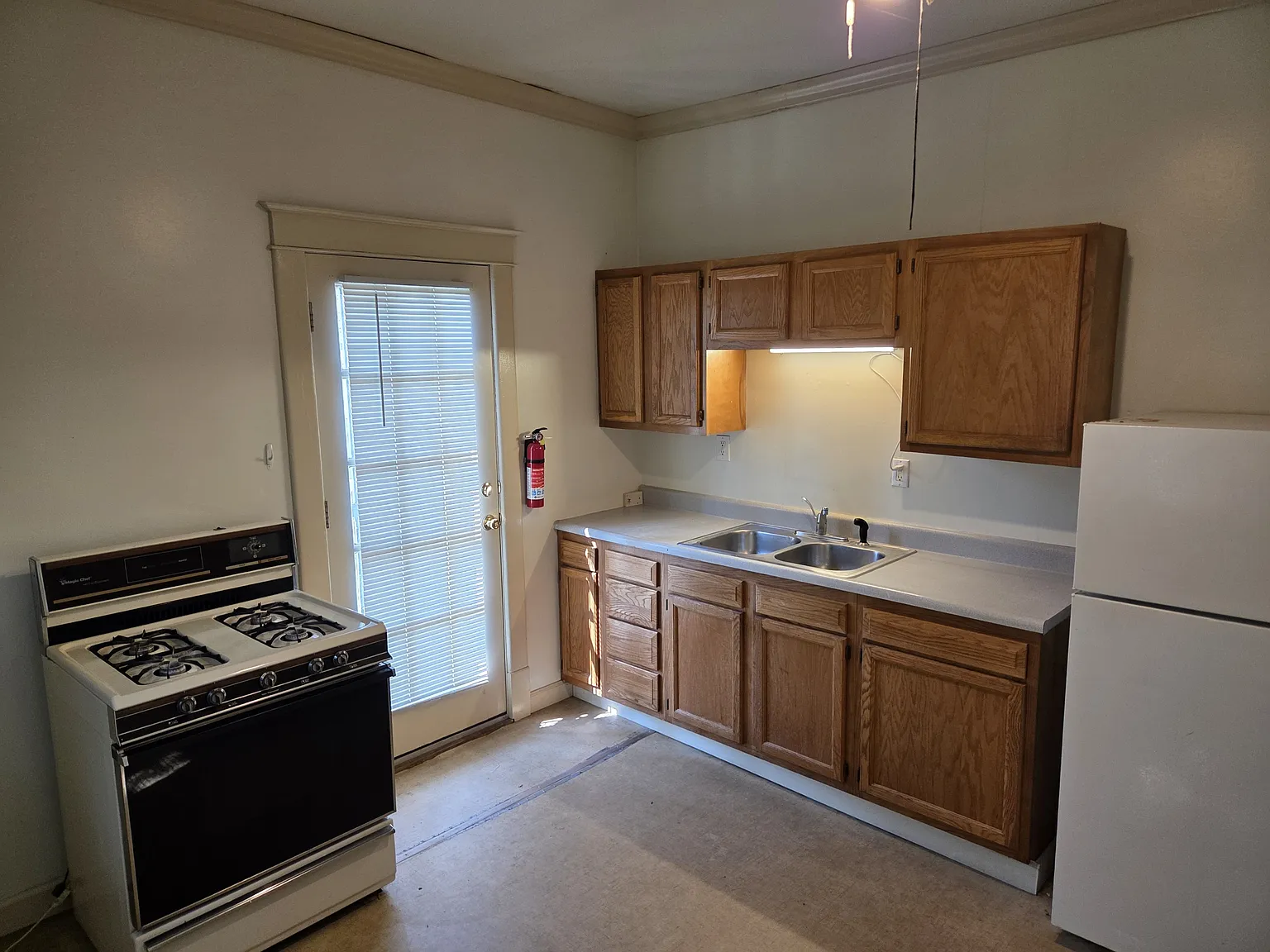 807 Ferris Ct - 1 — Photo 3