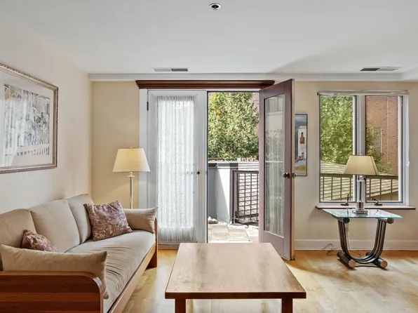 100 Fulton St APT 4V, Boston, MA 02109