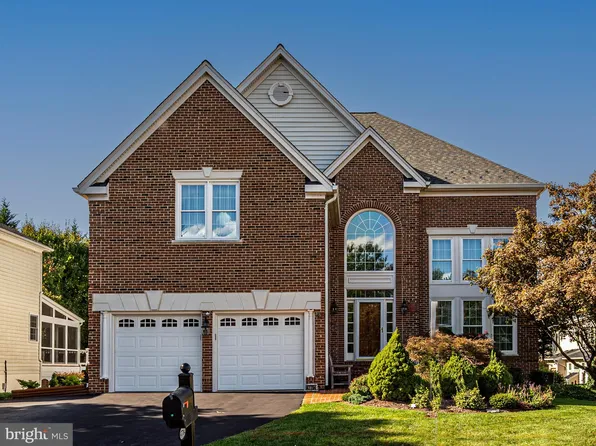 47784 Saulty Dr, Sterling, VA 20165