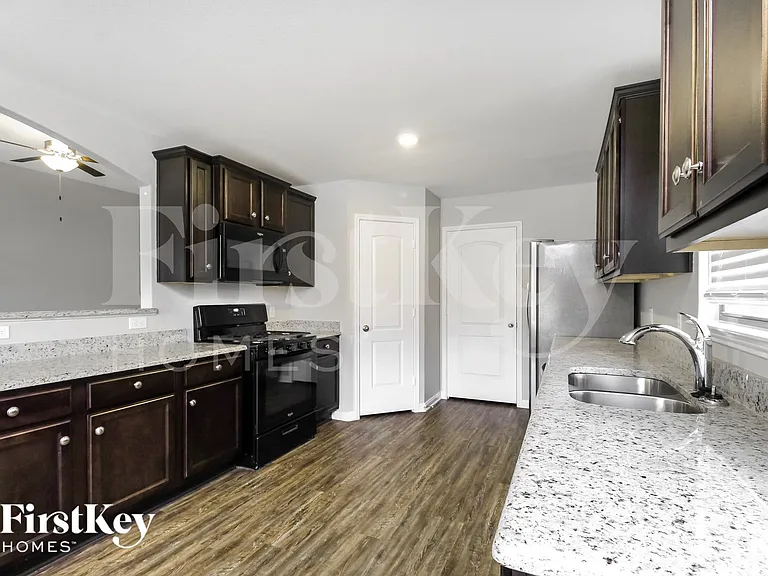 4122 Perch Dr — Photo 6