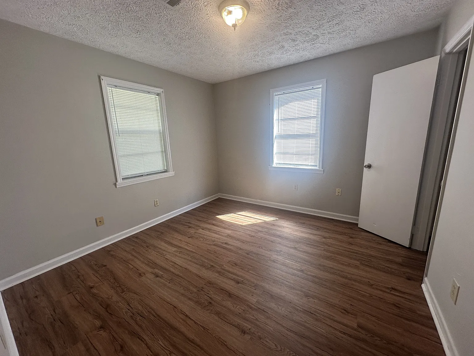 1021 West Hancock Street - B — Photo 4