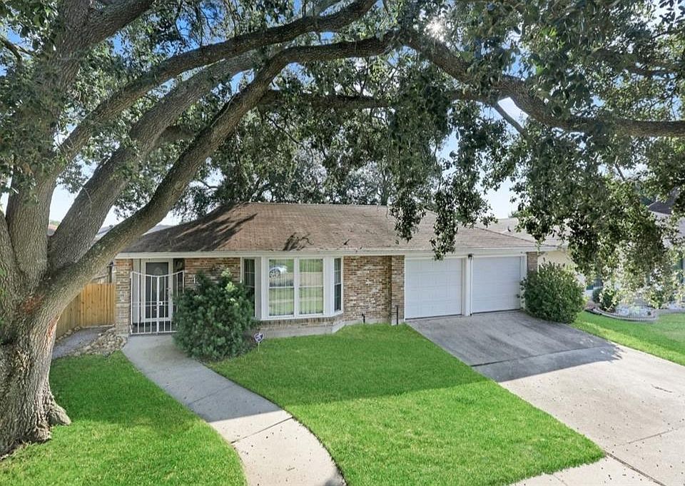 1st image of 12 Driftwood Blvd