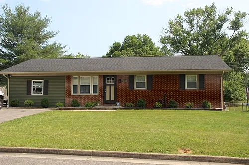 102 Kirkwood Dr Photo 1