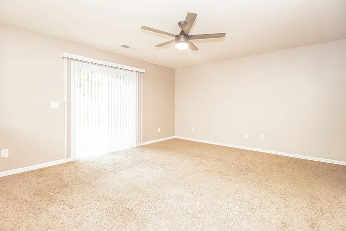 192 Green Garden Dr — Photo 2