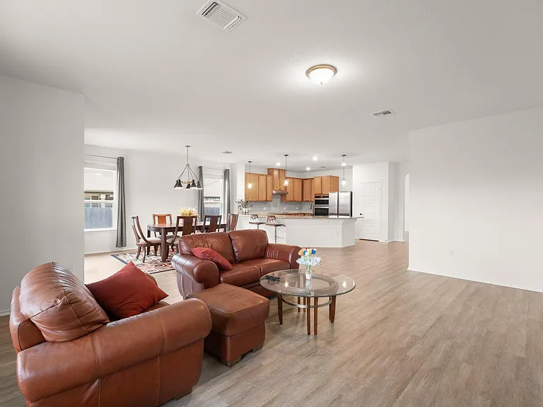 7404 Lowery Xing — Photo 10