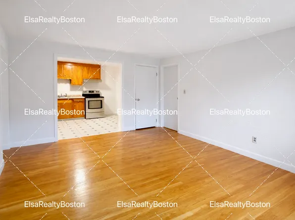 39 Montvale Ave APT 6, Woburn, MA 01801