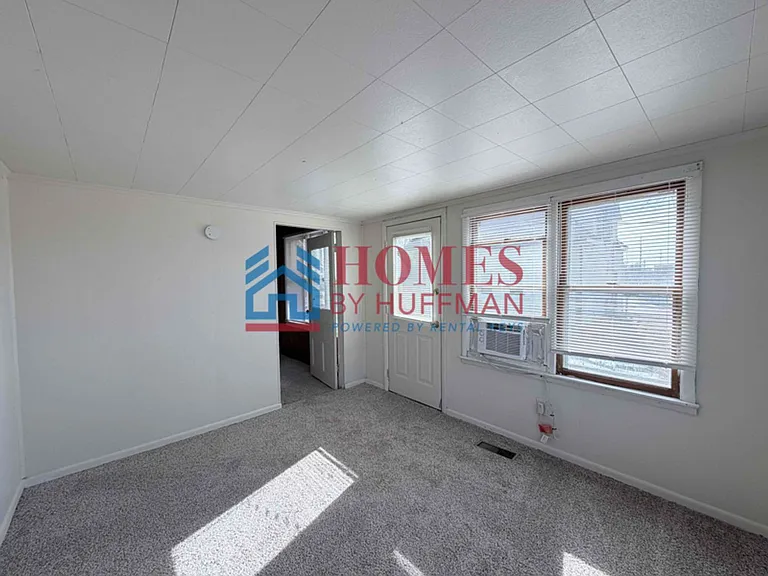 331 South Barker Avenue — Photo 4