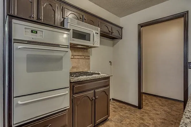 801 Robin Hill Rd — Photo 7