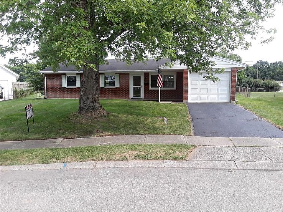 1st image of 471 Mayfield Sq E