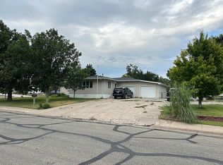 994 1st St, Phillipsburg, KS 67661