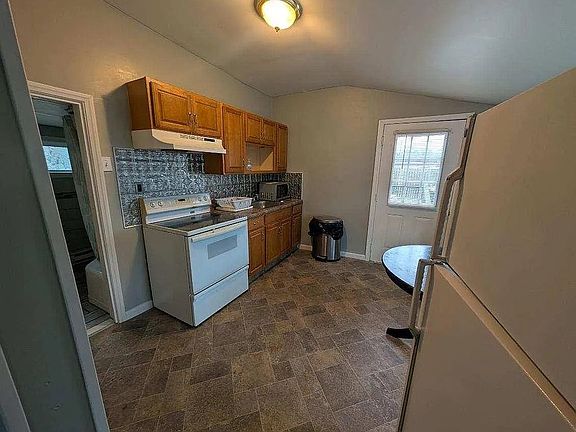 5th image of 266 Franklin Ave