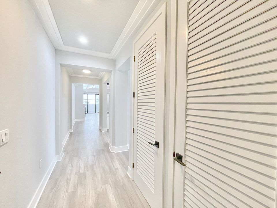 1st image of 11823 Darlington Ave #402