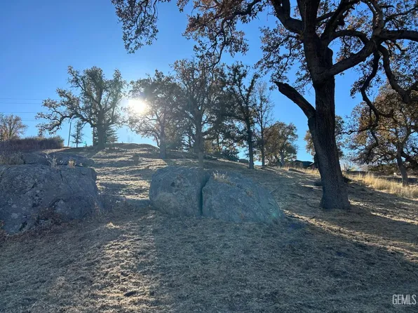 23840 Dart Dr, Tehachapi, CA 93561