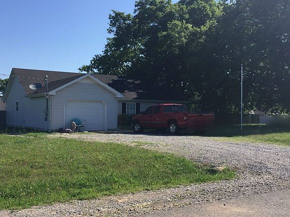 3rd image of 104 Royal Garden Dr