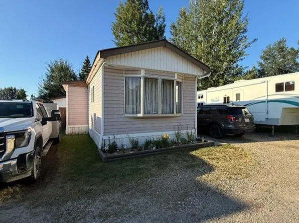 5311 60th St #107, Rocky Mountain House, AB T4T 1N3