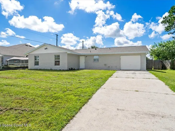 680 Bluefields St SE, Palm Bay, FL 32909