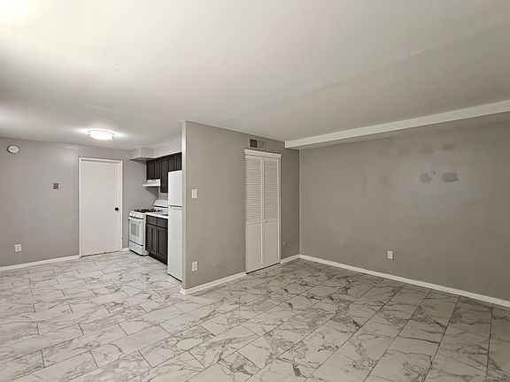 3rd image of 7108 Oxford Ave #58