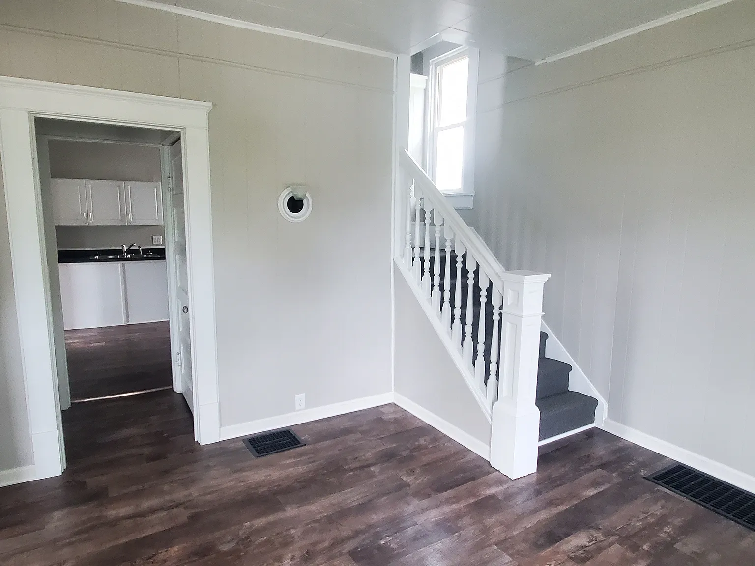4 bed, 1.5 bath, 1445 sqft, $1,600 — Photo 2