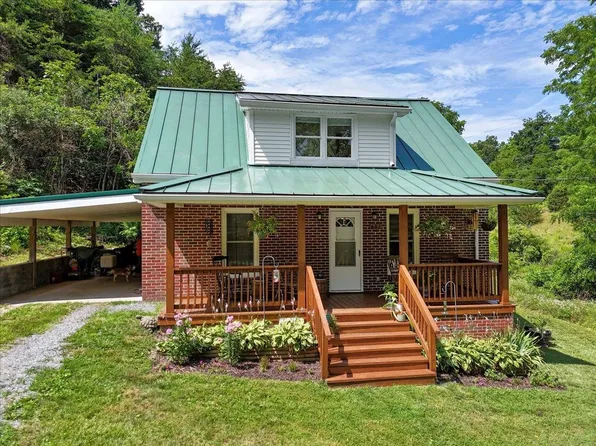 662 Shooting Star Ln, Christiansburg, VA 24073