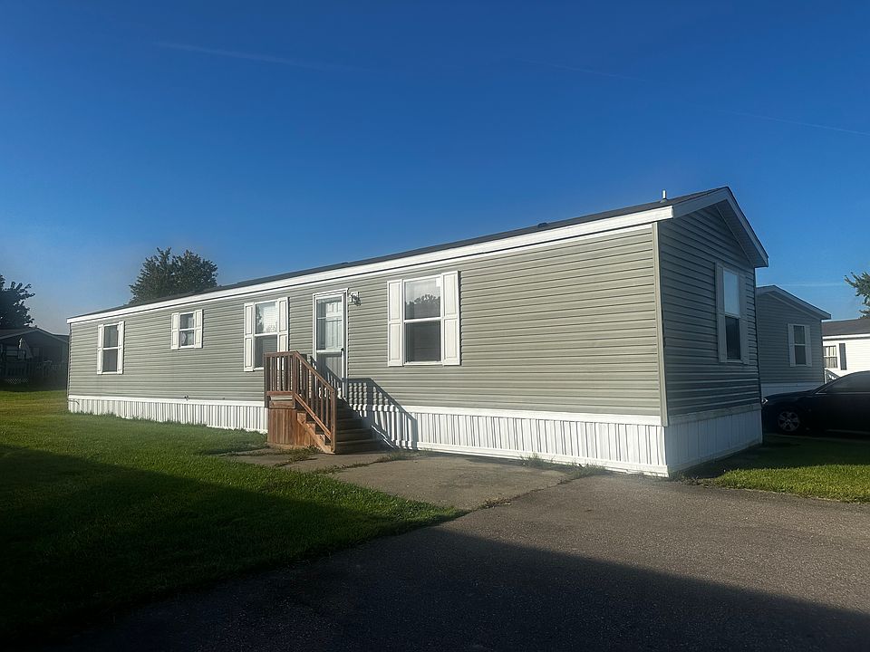 1st image of 113 E Suffolk Ct