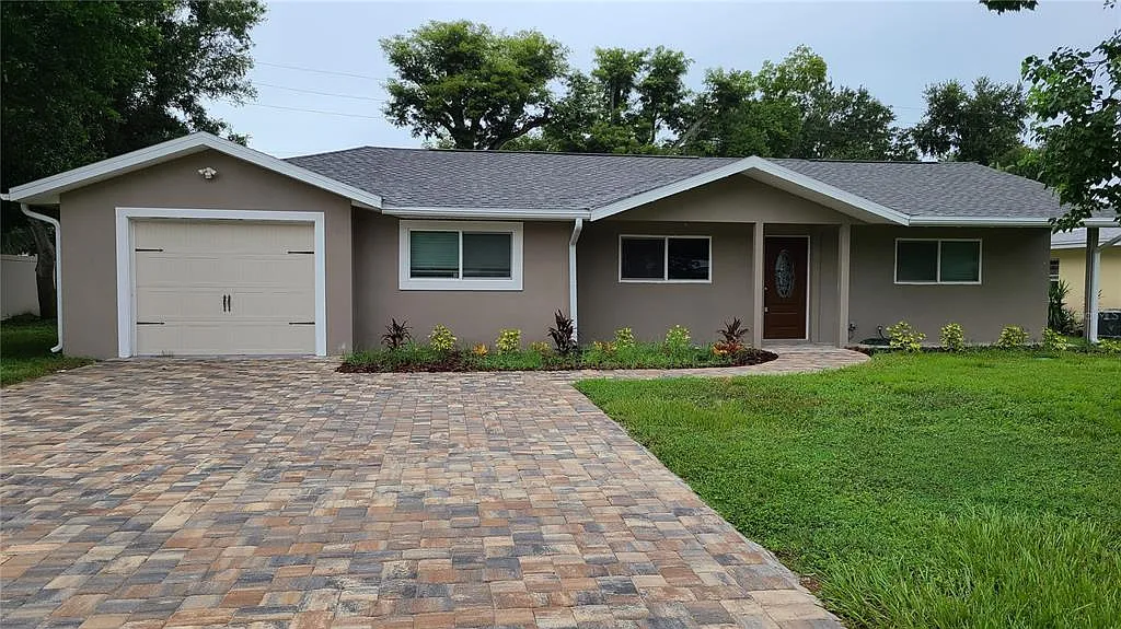 4 bed, 2.0 bath, 1797 sqft, $2,900 — Photo 1