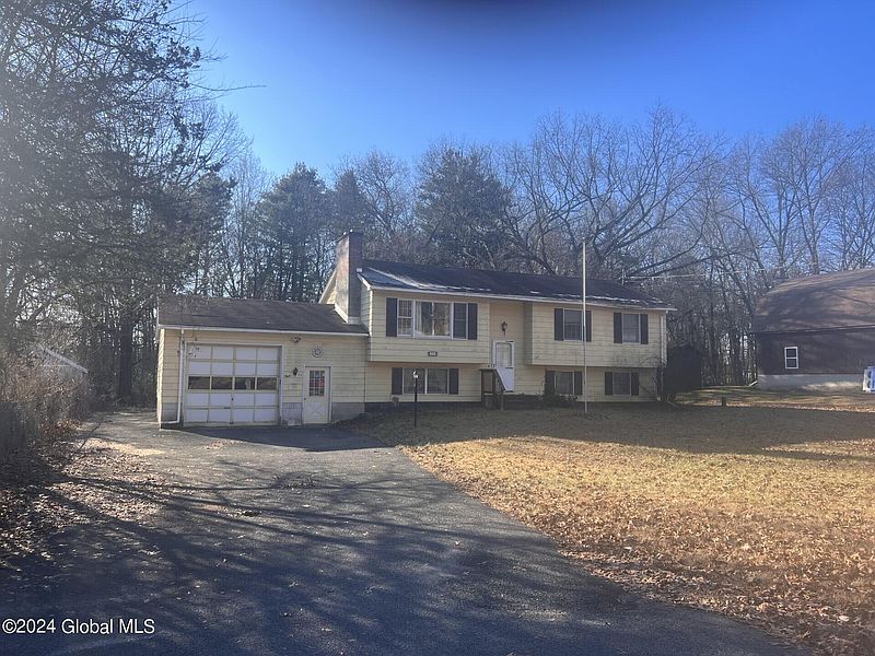 2nd image of 28 Fairview Lane