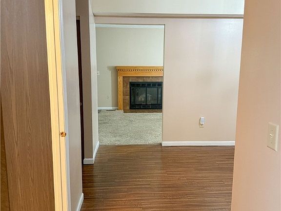 4th image of 30 Robinwood Ct
