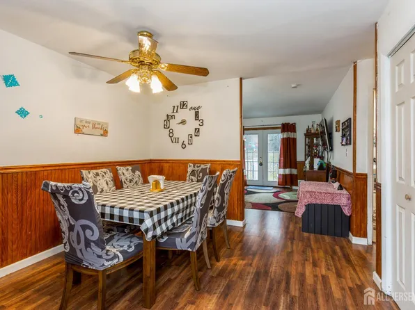 332 Ernston Rd, Parlin, NJ 08859