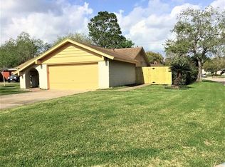 16911 Ravine Cir, Friendswood, TX 77546