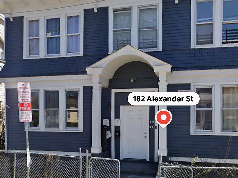 182 Alexander St #1R