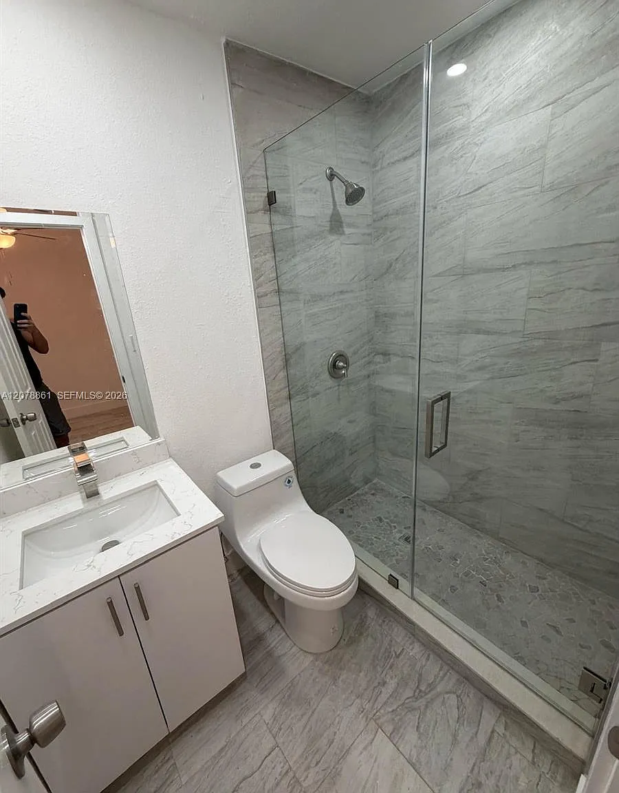 1 bed, 1.0 bath, $1,400 — Photo 4