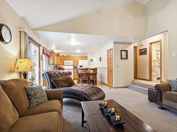 4th image of 21366 Ravenna Dr