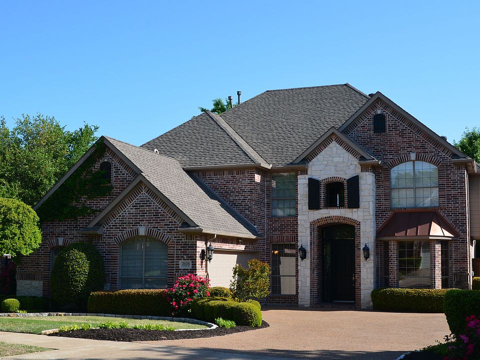 1st image of 2608 Lakeside Dr