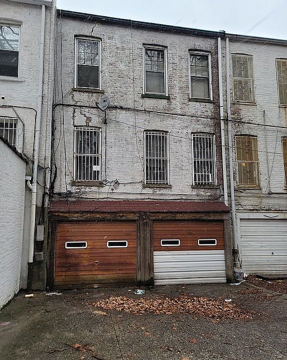 2nd image of 52 Avenue V