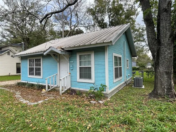1296 W McNeill St, Stephenville, TX 76401