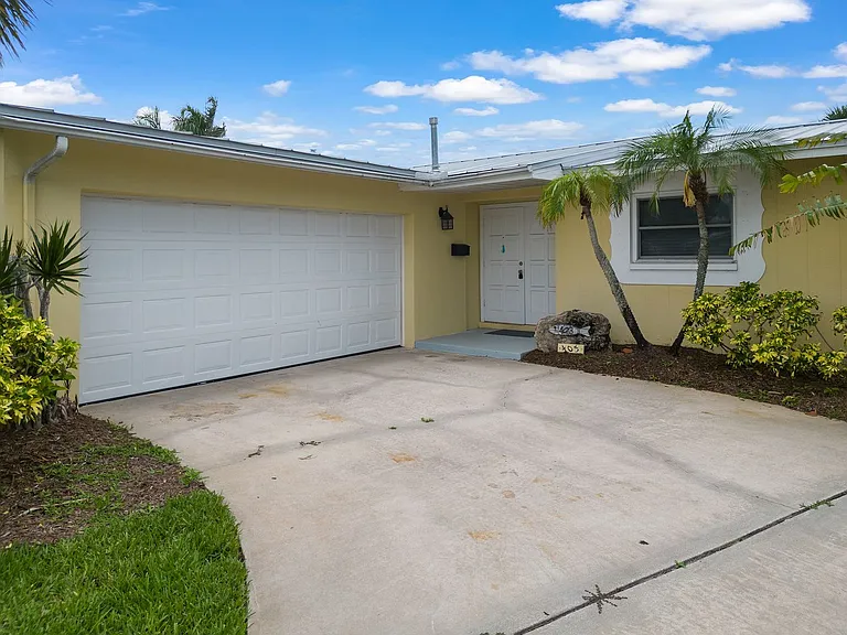 403 Bridgetown Ct — Photo 4