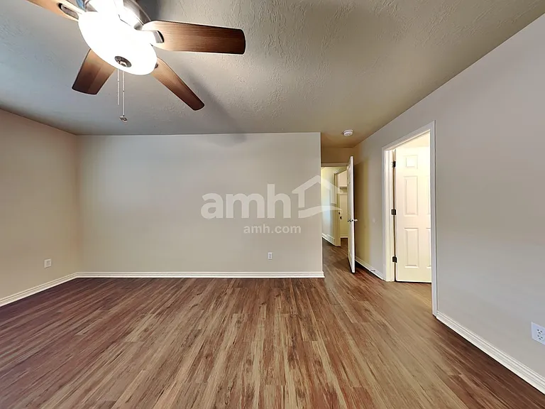 1190 S Inverness Dr — Photo 10