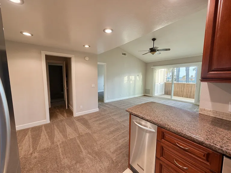 400 N Myers St N #10 — Photo 7