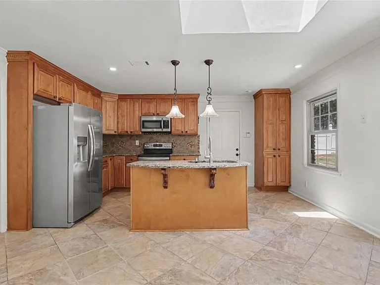 3582 Cloudland Dr — Photo 11