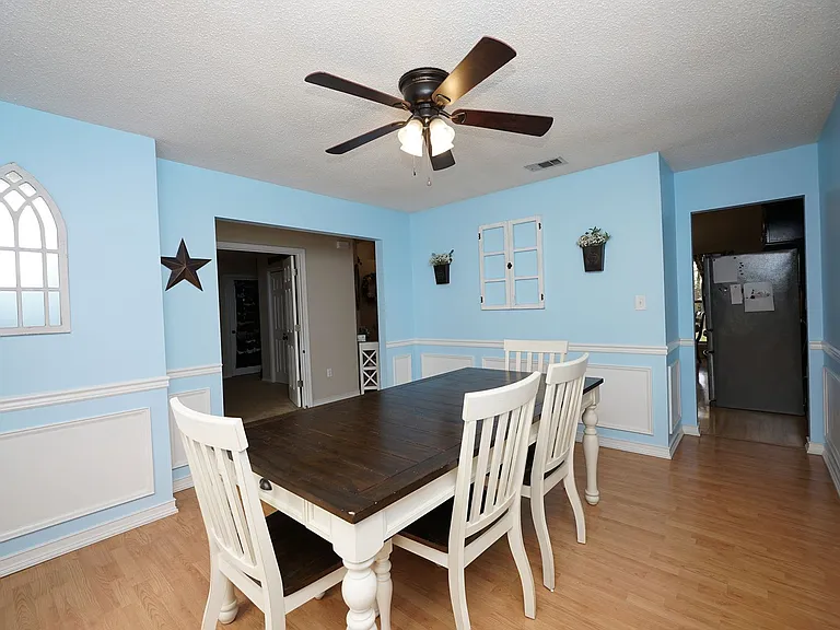 704 Becky Thatcher Ct — Photo 8
